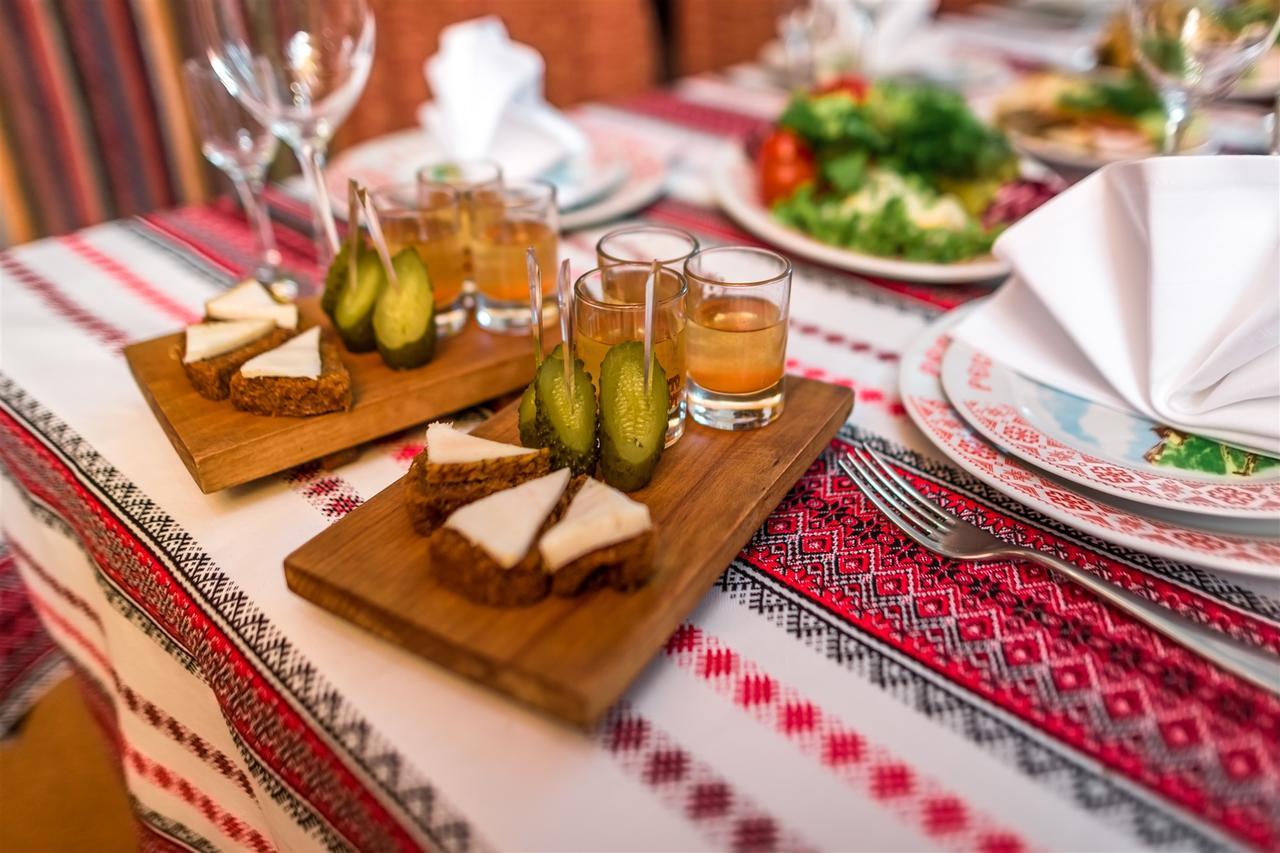 Hutor Hotel Dnipro Eksteriør bilde